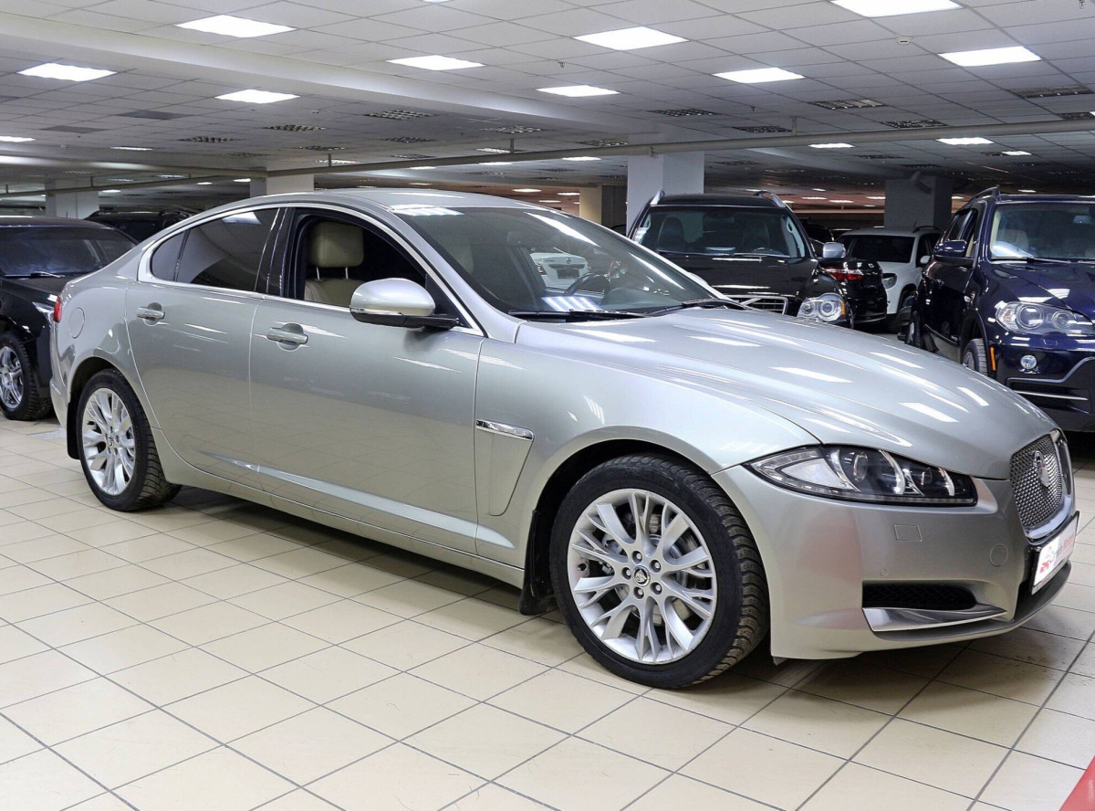 Jaguar XF