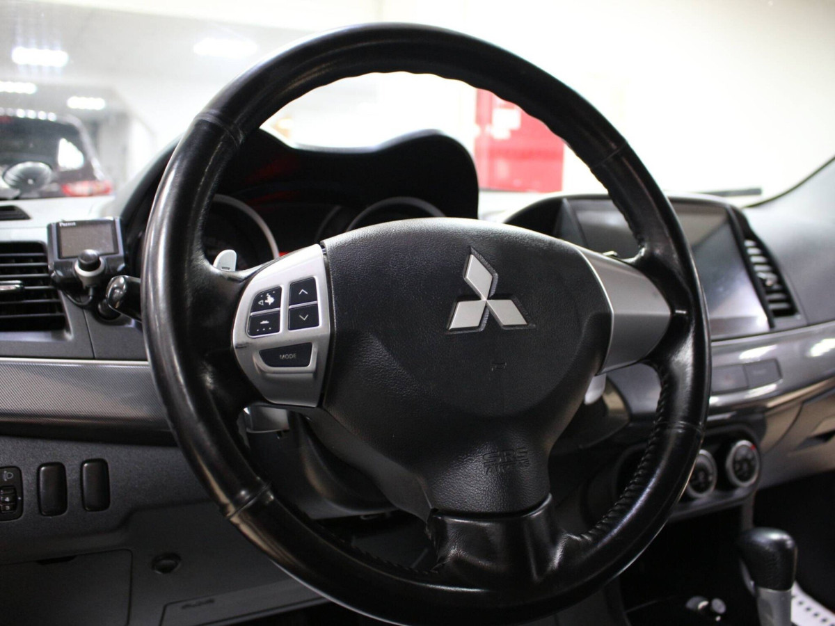 Mitsubishi Lancer