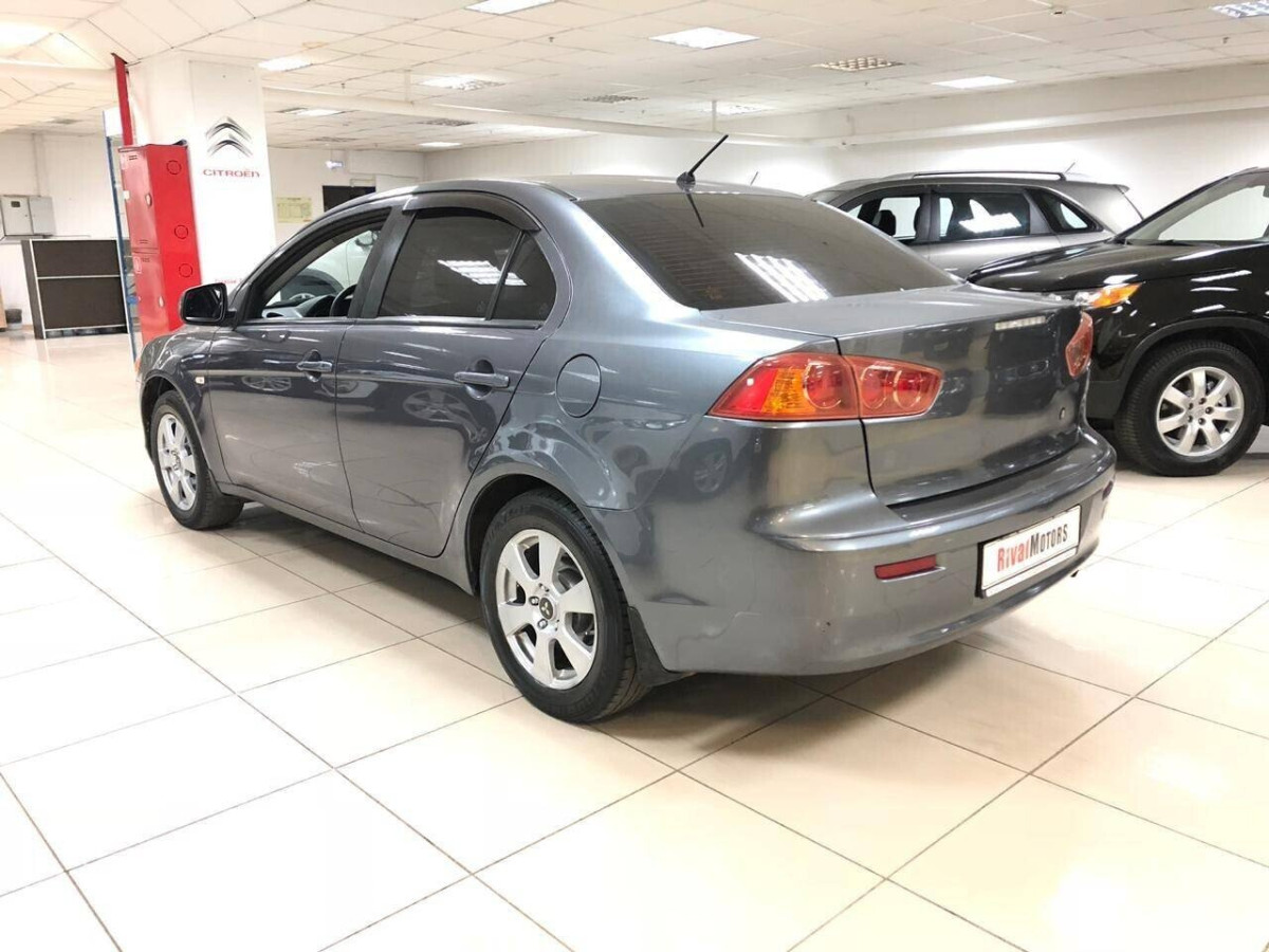 Mitsubishi Lancer