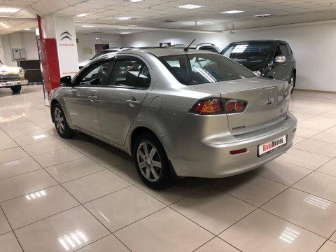 Mitsubishi Lancer