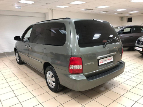 Kia Carnival